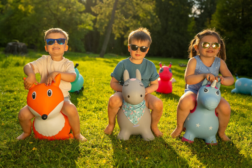 Skoczek SUN BABY Lisek J06.038.0.1 niecodzienna rozrywka swietna rozrywka rozwijanie umiejetnosci i zdolnosci angazuje cale cialo rozwoj miesni koordynacji ruchowej rownowagi utrzymywanie rownowagi pozytywny wolyw