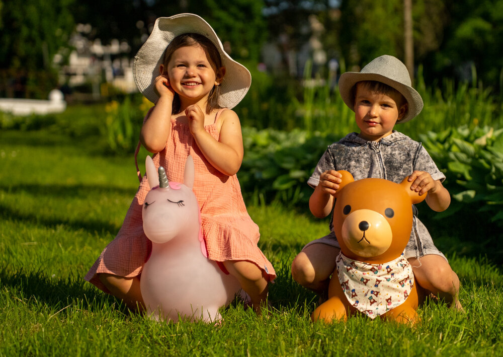 Skoczek SUN BABY Teddy J06.039.0.1 zabawa pozytywna energia radosc dla dziecka przyjaciel