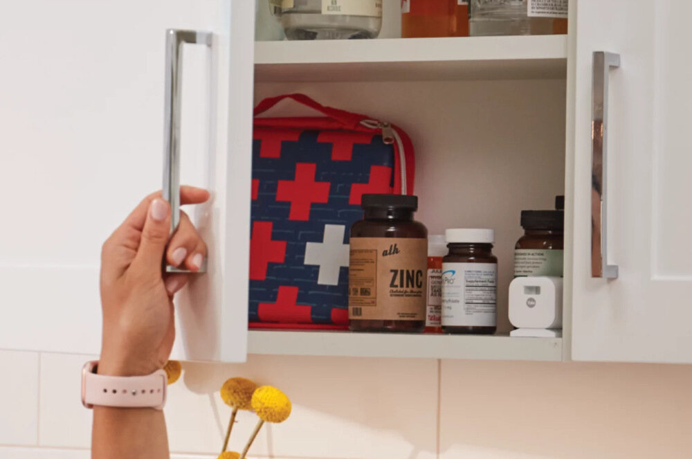 Zamek szafkowy YALE Smart Cabinet Lock łatwy w instalacji i obsłudze niemal niewidoczny