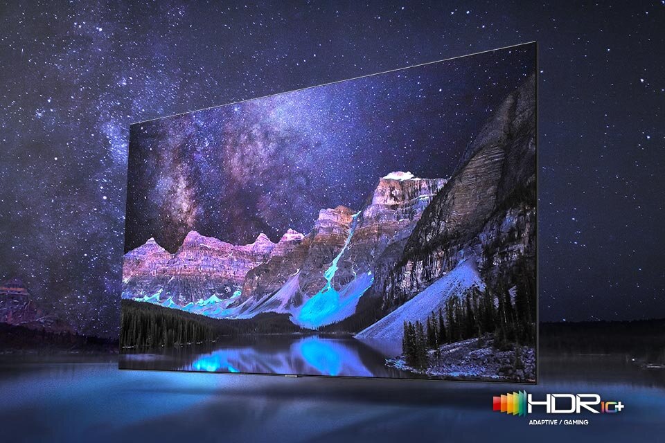 Телевизор QLED обеспечивает отличную контрастность и насыщенные цвета.
