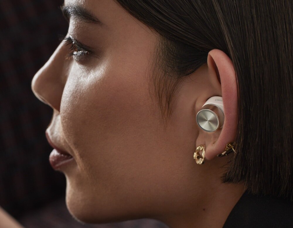 Słuchawki dokanałowe BOWERS & WILKINS PI7 S2 brzmienie przetworniki kompakt kodeki bluetooth realizm rozwiązania techniczne przetworniki anc retransmisja dźwięku szybkie ładowanie komfort obsługa