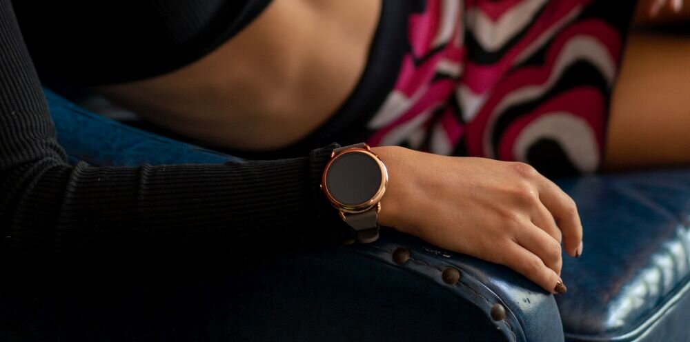 Smartwatch BEMI Cosmo ekran bateria czujniki zdrowie sport pasek ładowanie pojemność rozdzielczość łączność sterowanie krew puls rozmowy smartfon aplikacja