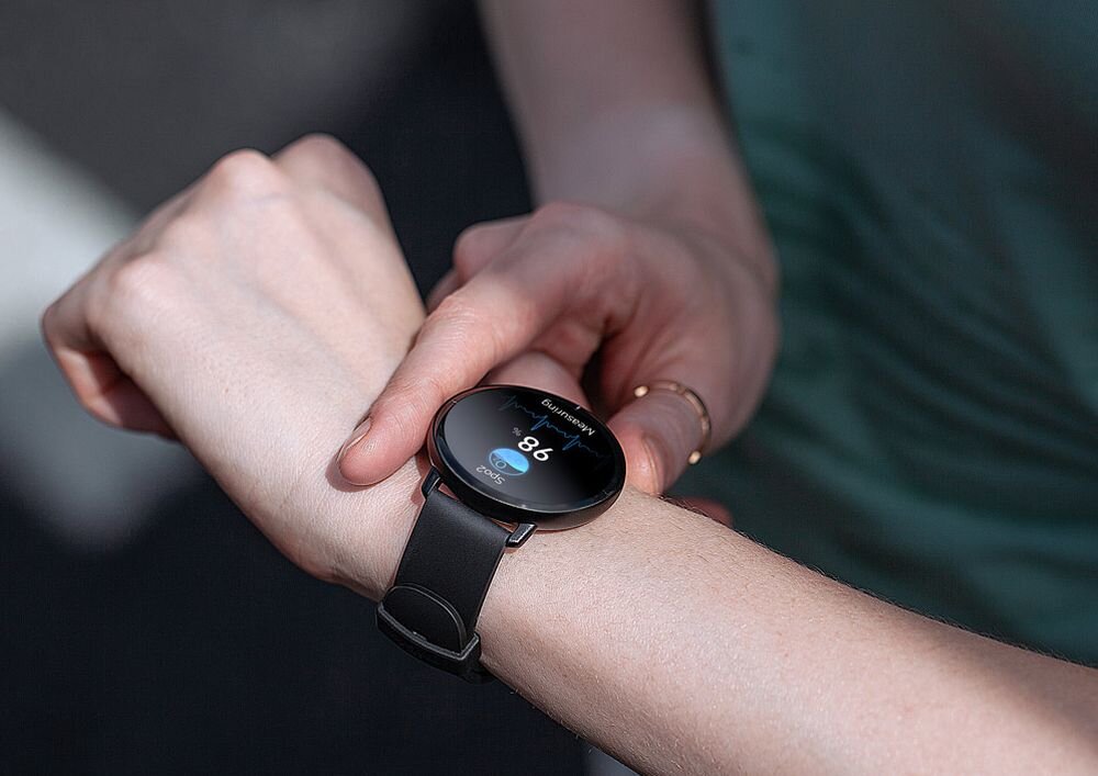 Smartwatch MIBRO Lite  ekran bateria czujniki zdrowie sport pasek ładowanie pojemność rozdzielczość łączność sterowanie krew puls rozmowy smartfon aplikacja 