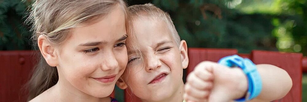 Smartwatch BEMI Kid 2G łączność dzieci aparat głos sledzenie funkcje pasek gry ładowanie