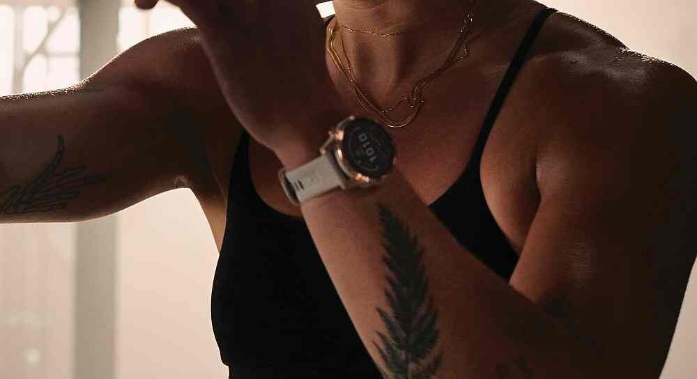 Smartwatch GARMIN seria Fenix 7 ekran bateria pamięć muzyka sterowanie pojemność rozdzielczość pasek sport zdrowie czujniki serce puls tętno