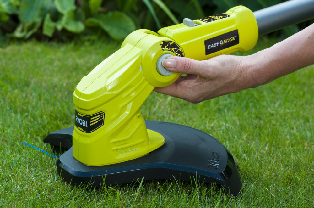 Podkaszarka akumulatorowa RYOBI ONE+ RLT183222S teleskopowy drazek komfortowa praca 3-pozycyjna ruchoma glowica