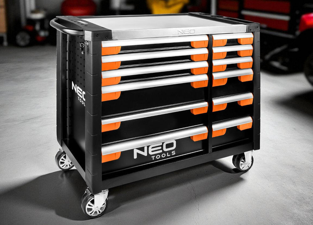 Szafka narzędziowa 7 szuflad PRO NEO 84-225 NEO - przegląd cech: 7 szuflad, blat aluminiowy, kółka PCV