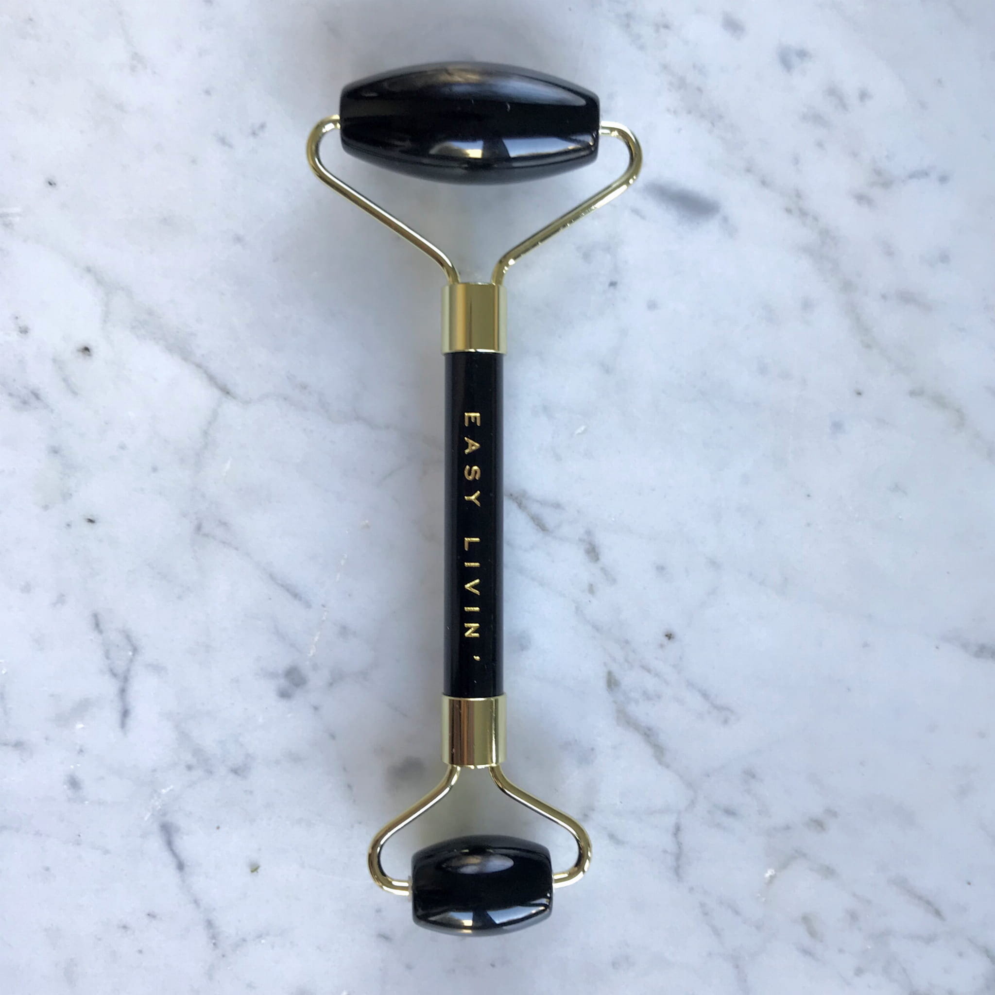 Masażer do twarzy EASY LIVIN Obsydian wyglad design roller konstrukcja