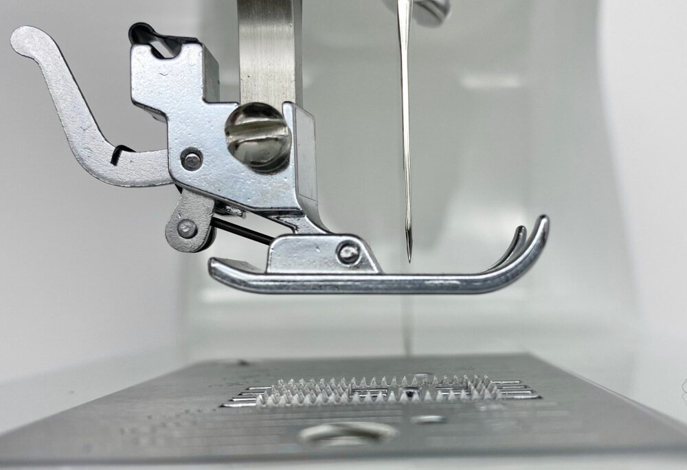 Maszyna do szycia MINERVA Next 232D II wysoka moc 70W szybko cicho mozliwosci obsluga