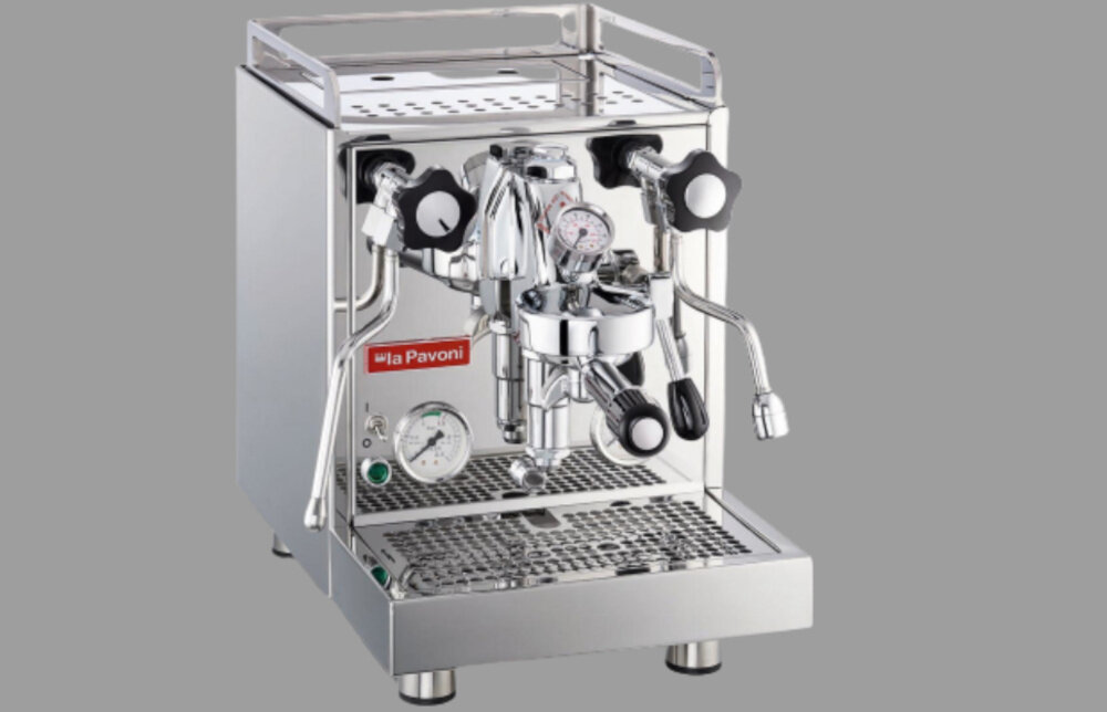 Ekspres LA PAVONI LPSCOV01EU zereg ciekawych rozwiazan wbudowany manometr