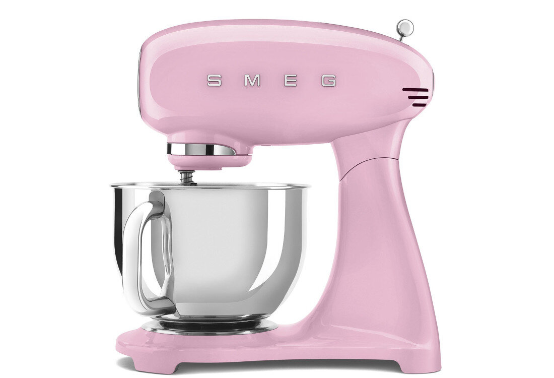 Robot kuchenny planetarny SMEG 50's Style SMF03PKEU 800W design tło prezentacja wizualizacja Wszechstronność i styl w kuchni