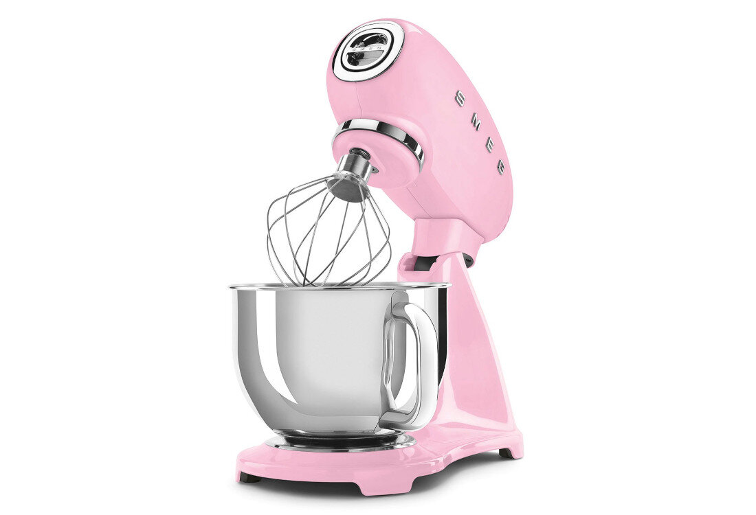 Robot kuchenny planetarny SMEG 50's Style SMF03PKEU 800W Stabilność i bezpieczeństwo pracy Antypoślizgowa podstawa system blokady wbudowane zabezpieczenie przed przeciążeniem silnika ochrona