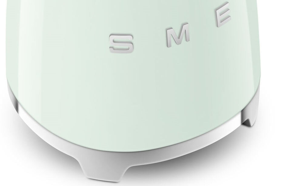 Czajnik SMEG KLF05PGEU Zielony obrotowa podstawa 360 stopni ustawienie czajnika pod dowolnym kątem antypoślizgowa podstawa stabilność schowek na przewód zasilajacy wygodny w przechowywaniu