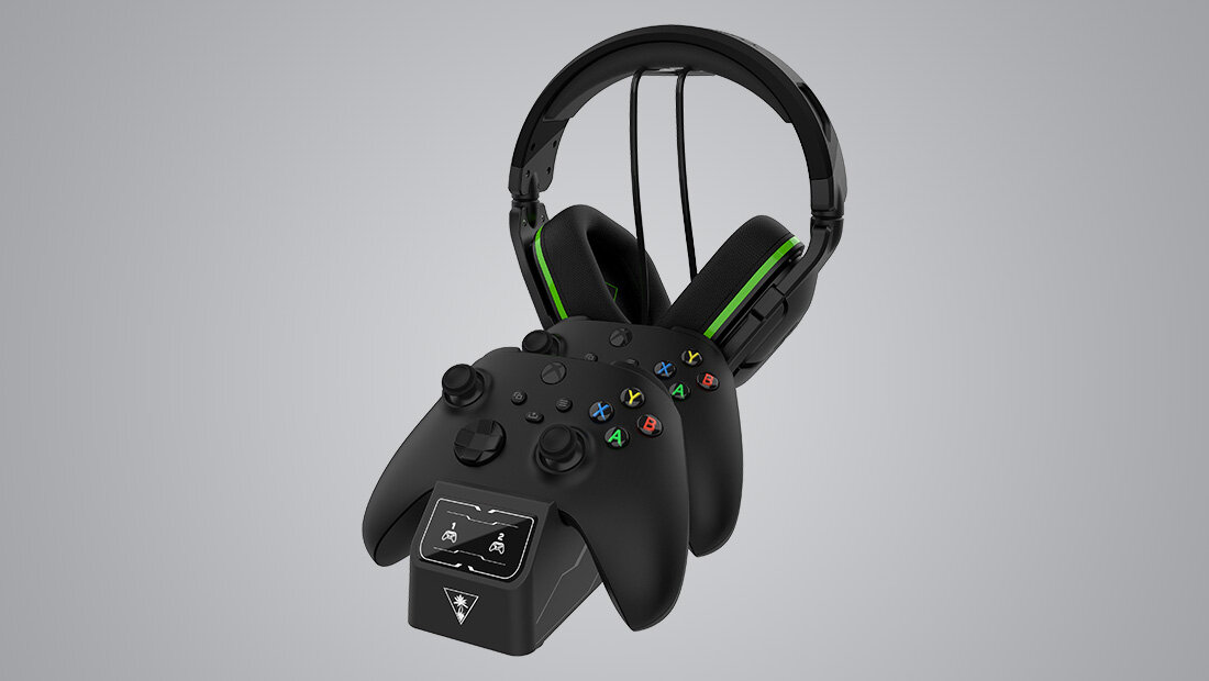 Stacja dokująca TURTLE BEACH do padów Xbox Series X/S + 2 akumulatory zdjęcie stacji lifestyle