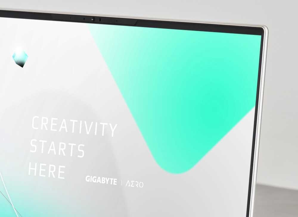 Laptop GIGABYTE Aero - Bezramkowa konstrukcja