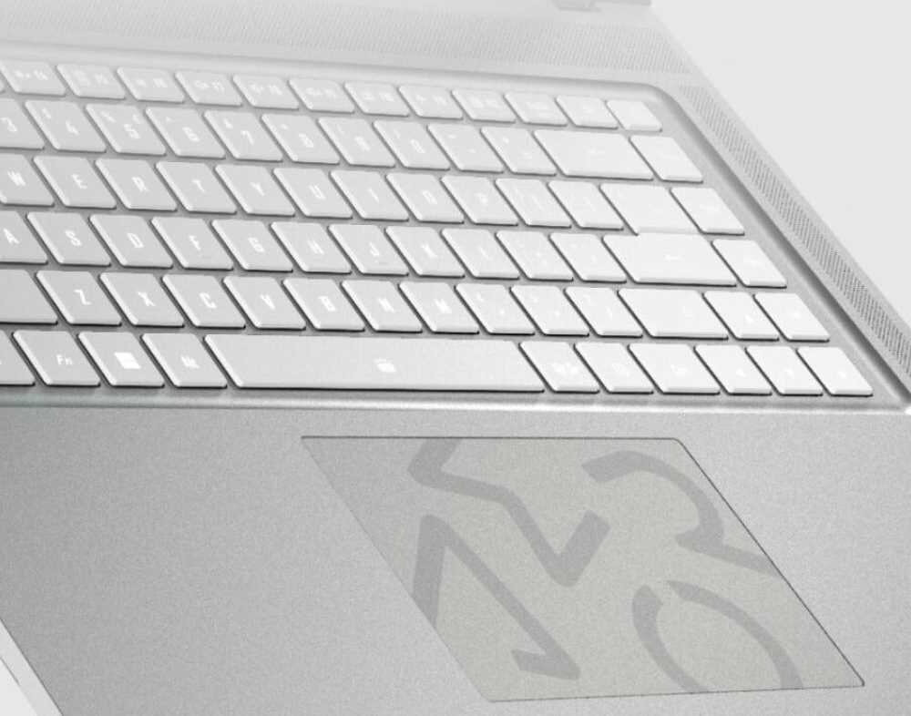 Laptop GIGABYTE Aero - szklany touchpad