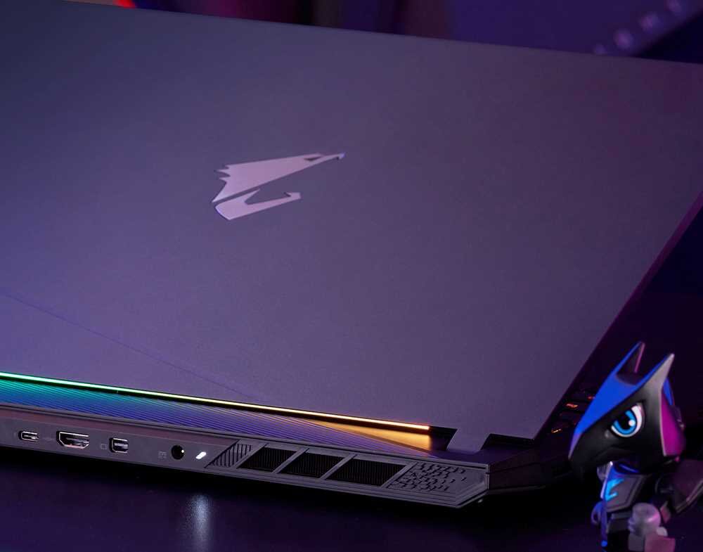 Laptop GIGABYTE Aorus 17H - Design
