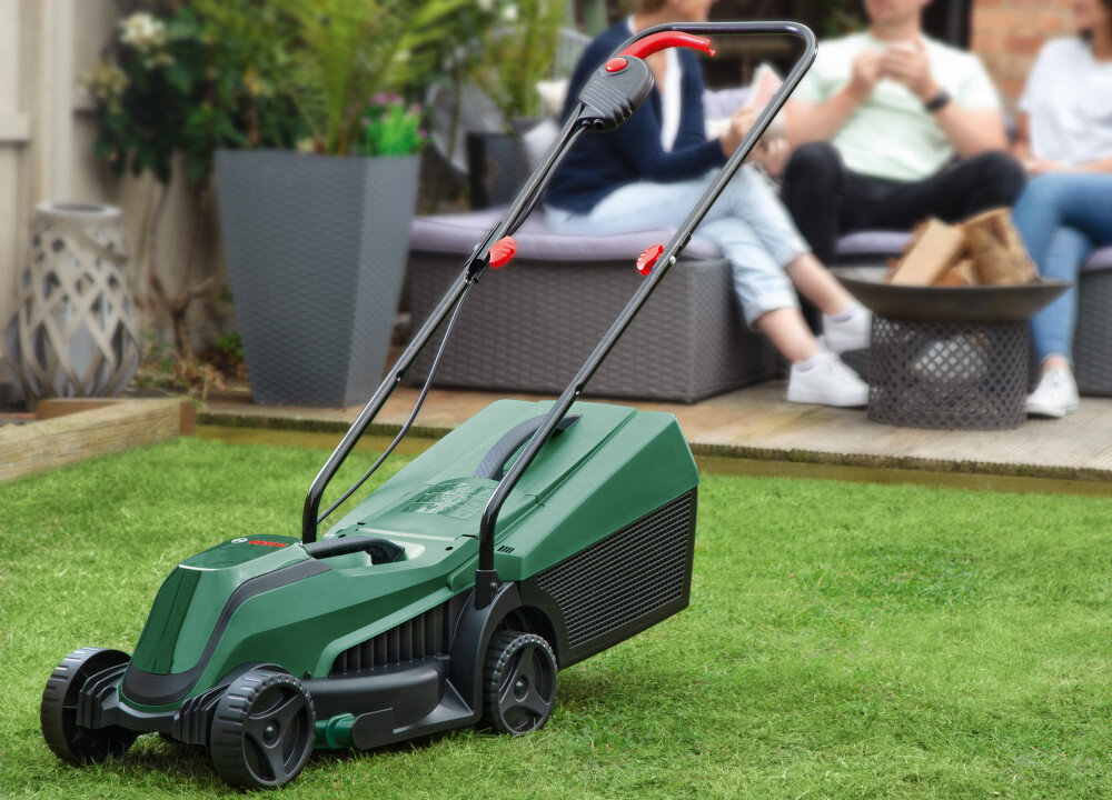 Kosiarka akumulatorowa BOSCH Easy Mower 18V-32-200 06008B9D01 zadbany trawnik piekna trawa