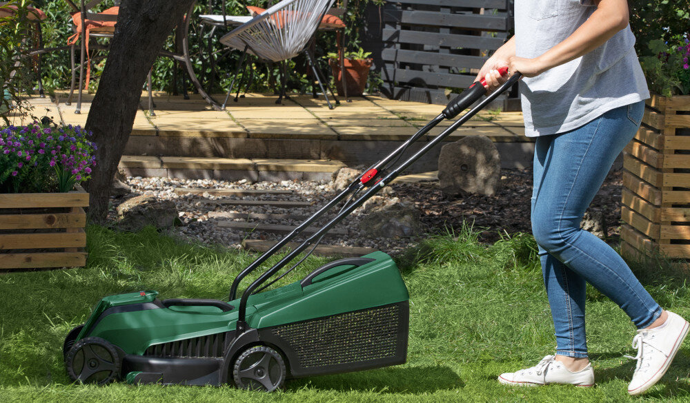 Kosiarka akumulatorowa BOSCH Easy Mower 18V-32-200 06008B9D01 efektywna wygodna piekny wglad trawnika doskonale rezultaty cicha praca
