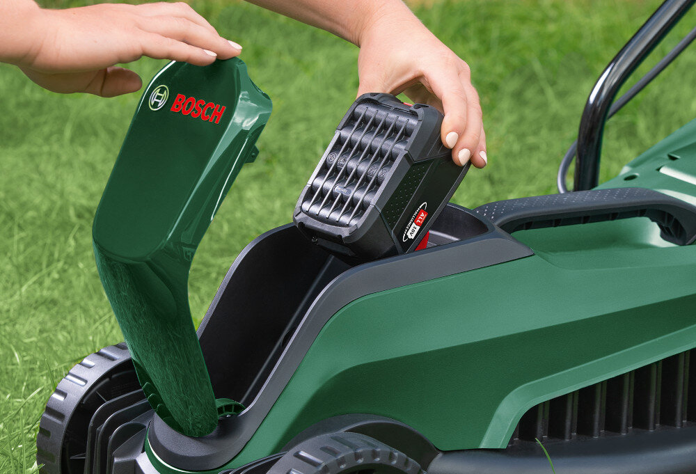 Kosiarka akumulatorowa BOSCH Easy Mower 18V-32-200 06008B9D01 zasilanie akumulator z serii POWER FOR ALL 18 V wydajnosc szybkosc efektywnosc mobilnosc brak w zestawie