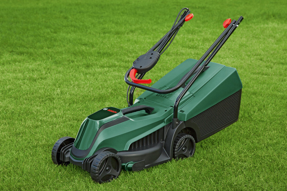 Kosiarka akumulatorowa BOSCH EasyMower 18V-32-200 06008B9D00 kosiarka ze złożonym ucwytem na trawniku wygodne ciche koszenie trawy bez kabli spalin i hałasu do trawników o powierzchni do 200 m² ergonomiczna konstrukcja zasilanie akumulatorowe łatwa obsługa