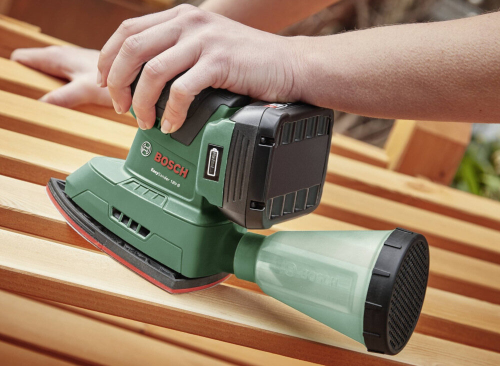 Szlifierka delta BOSCH Professional EasySander 18V-8 06033E3000 duży uchwyt antypoślizgowy materiał lekka 1,2 kg nieduża konstrukcja ergonomia pracy