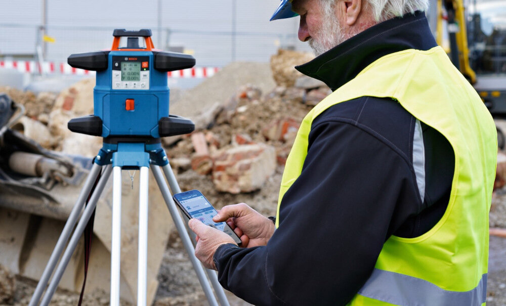 Laser obrotowy BOSCH Professional GRL 600 CHV 0601061F01 funkcja Connectivity aplikacja Levelling Remote modul Bluetooth