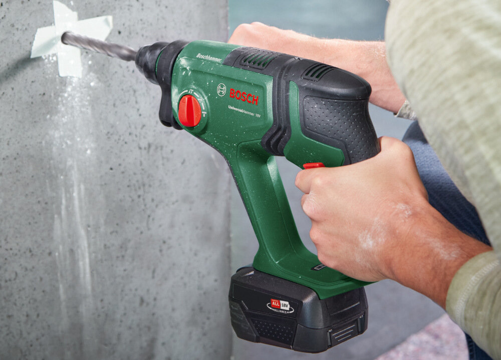 Młotowiertarka BOSCH UniversalHammer 18V tryb udaru energia 2,0 J czestotliwosc do 5400 ud/min wiercenie w betonie i cegle do 16 mm w drewnie do 25 mm w stali do 13 mm