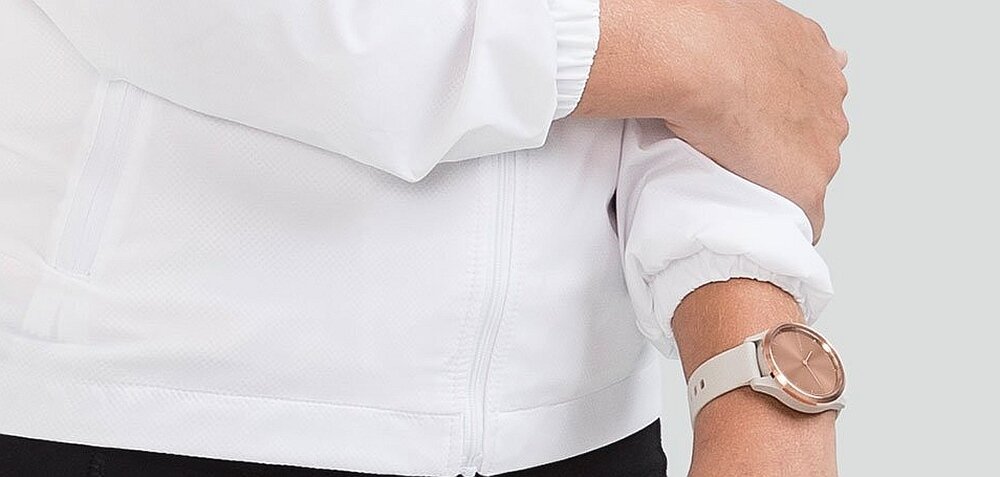 Zegarek sportowy GARMIN Vivomove 3S  ekran bateria czujniki zdrowie sport pasek ładowanie pojemność rozdzielczość łączność sterowanie krew puls rozmowy smartfon aplikacja 