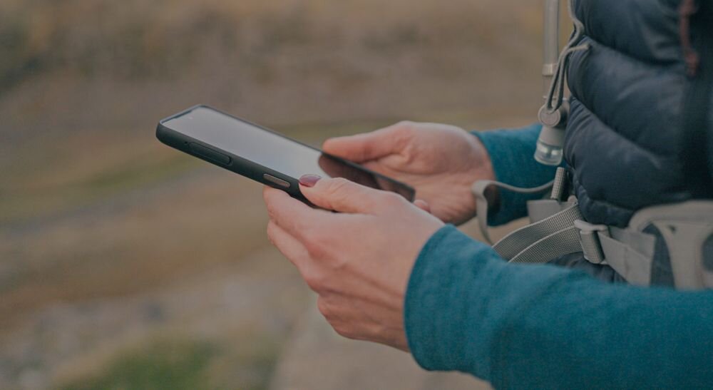 Smartfon CAT S75   ekran bateria aparat procesor ram pamięć pojemność rozdzielczość zdjęcia filmy opis dane cechy blokady system łączność wifi bluetooth obudowa szkło odporność porty muzyka transfer sieć przekątna matryca waga czujniki oled amoled ips