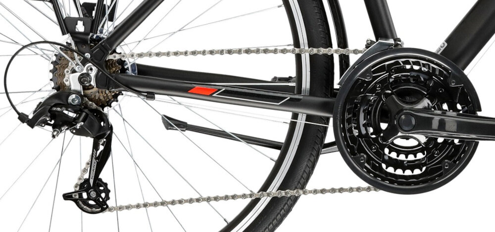 Rower trekkingowy KROSS Explorer 1.0 D19 28 cali damski Czarno-srebrno-czerwony 21 biegó łatwo pokonuje się trasy o różnym stopniu nachylenia przerzutki marki SUNRACE na przód i na ttł szybka lekka zmiana przełożeń