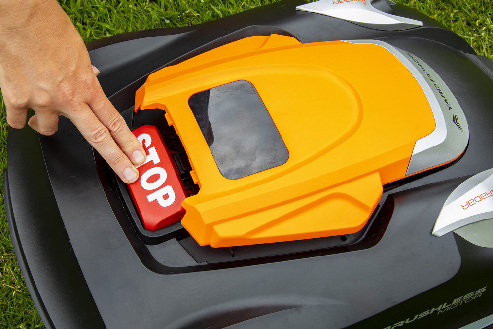 Robot koszący YARD FORCE YF-RNX100I sterowanie Wi-Fi kod PIN zabezpieczenie przed złodziejami po rejestracji e-maila większa ochrona przeciwkradzieżowa przycisk awaryjny STOP natychmiastowe zatrzmanie robota