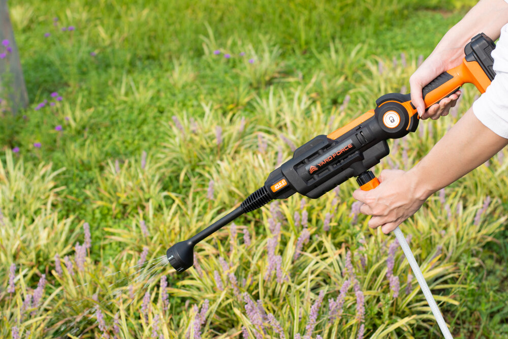 Myjka ciśnieniowa YARD FORCE Aquajet 20 V LW C02 woda z dowolnego źródła czystej wod 5-metrowy wąż elastyczność podczas czyszczenia zwija się szybko i prosto cienki