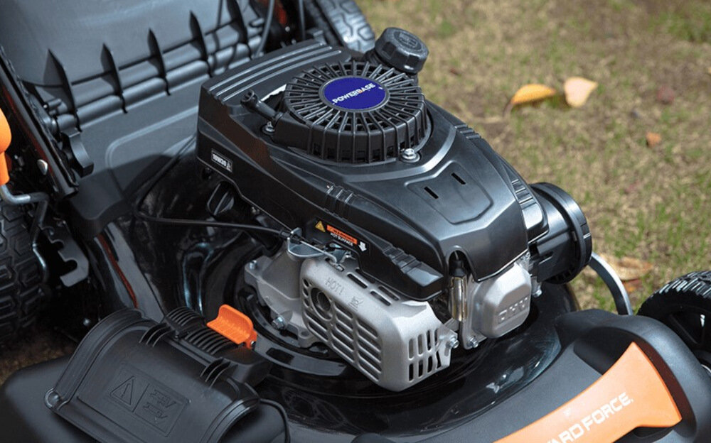 Kosiarka spalinowa YARD FORCE YF-GMA51 z napędem silnik 4-suwowy długa i bezawaryjna praca pojemność 170 cm3 w technologii OHV satysfakcjonująca moc 3,3 kW maksymalny moment obrotowy 9 Nm efektywna praca zminimalizowanie spalania