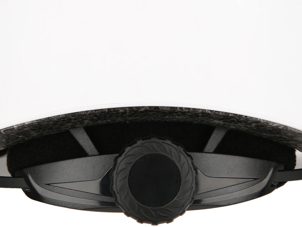 Kask NILS EXTREME MTW001 Biały (rozmiar S) zbliżenie na pokrętło regulacji dopasowanie rozmiaru