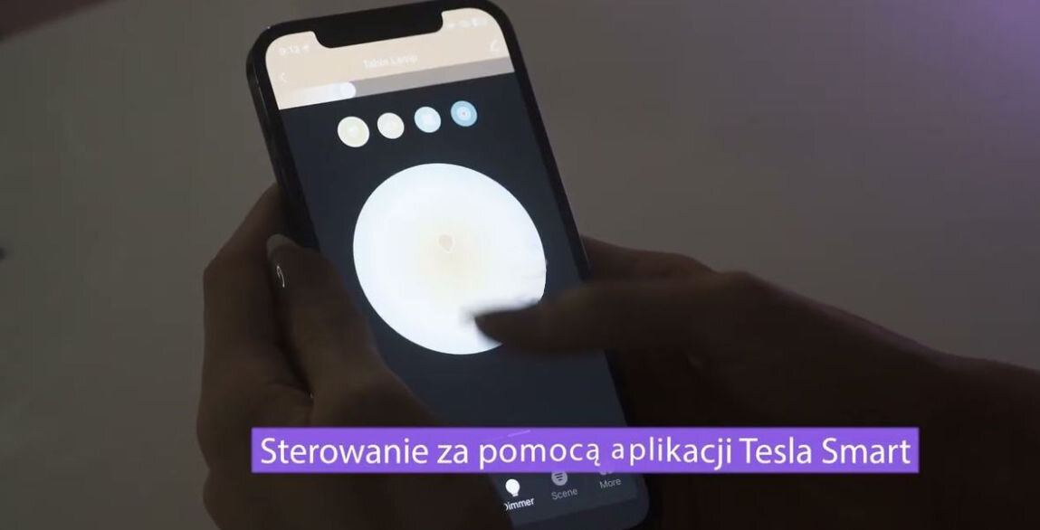 Lampa biurkowa TESLA TechToy Smart Wi-Fi 2,4 GHz IEEE 802.11b/g/n aplikacja TESLA Smart Android iOS