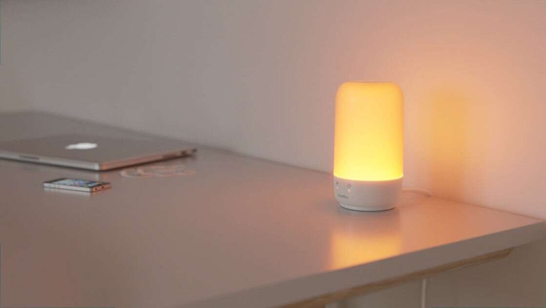 Lampa biurkowa TESLA TechToy Smart regulowana temperatura światła od 2700 do 6500 K