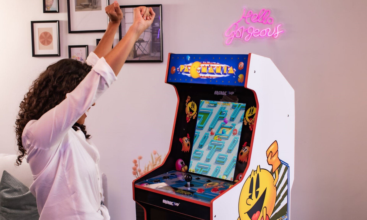 Konsola ARCADE1UP Pac-Mania moduł Wi-Fi rywalizacja multiplayer cechy działanie