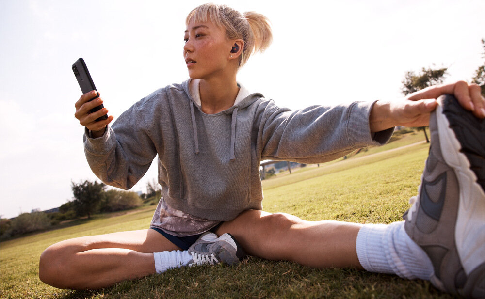 Słuchawki dokanałowe APPLE Beats Fit Pro przełączanie dźwieku chip apple h1 udostępnianie dźwięku