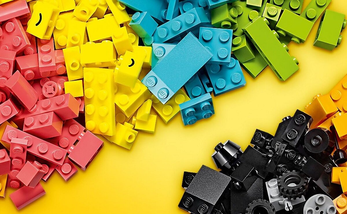 LEGO CLASSIC Kreatywna zabawa neonowymi kolorami 11027 dziecko kreatywność zabawa nauka rozwój klocki figurki minifigurki jakość tradycja konstrukcja nauka wyobraźnia role jakość bezpieczeństwo wyobraźnia budowanie pasja hobby funkcje instrukcja aplikacja LEGO Builder Soczyście kolorowe klocki