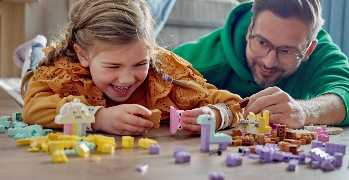 LEGO CLASSIC Kreatywna zabawa pastelowymi kolorami 11027 dziecko kreatywność zabawa nauka rozwój klocki figurki minifigurki jakość tradycja konstrukcja nauka wyobraźnia role jakość bezpieczeństwo wyobraźnia budowanie pasja hobby funkcje instrukcja aplikacja LEGO Builder Soczyście kolorowe klocki