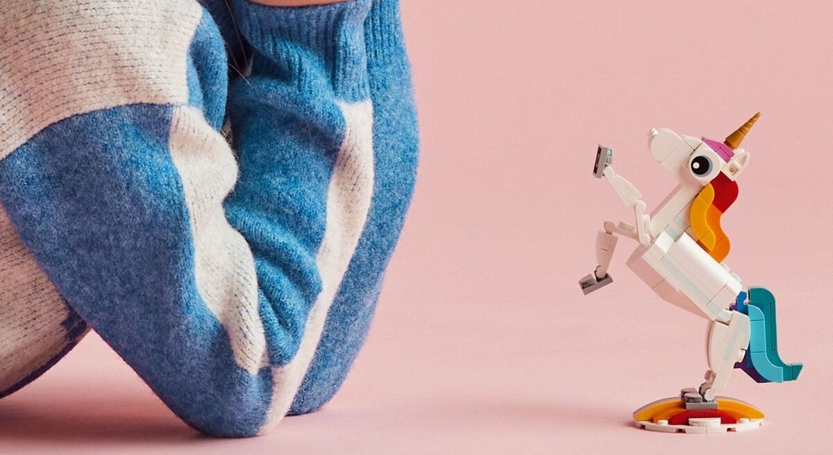 LEGO CREATOR 3w1 Magiczny jednorożec 31140 dziecko kreatywność zabawa nauka rozwój klocki figurki minifigurki jakość tradycja konstrukcja nauka wyobraźnia role jakość bezpieczeństwo wyobraźnia budowanie pasja hobby funkcje instrukcja aplikacja LEGO Builder mityczne zwierzątka