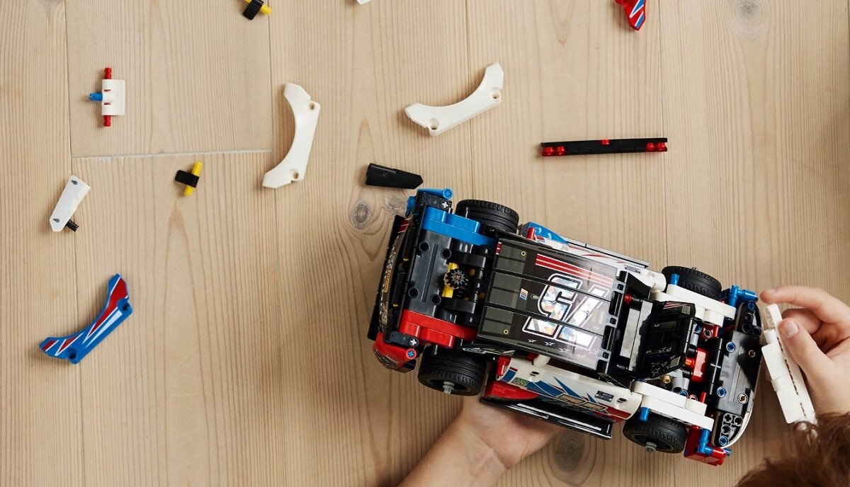 LEGO TECHNIC Nowy Chevrolet Camaro ZL1 z serii NASCAR 42153 dziecko kreatywność zabawa nauka rozwój klocki figurki minifigurki jakość tradycja konstrukcja nauka wyobraźnia role jakość bezpieczeństwo wyobraźnia budowanie pasja hobby funkcje instrukcja aplikacja LEGO Builder