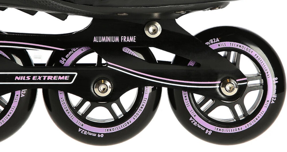 Łyżworolki NILS EXTREME NA9157 rozmiar 45 Czarno-fioletowy kolka miekkie z materialu PU twardosc 82A srednica 84 mm grubosc 24 mm dobra przyczenosc tlumia drgania lozyska ABEC-9 Chrome