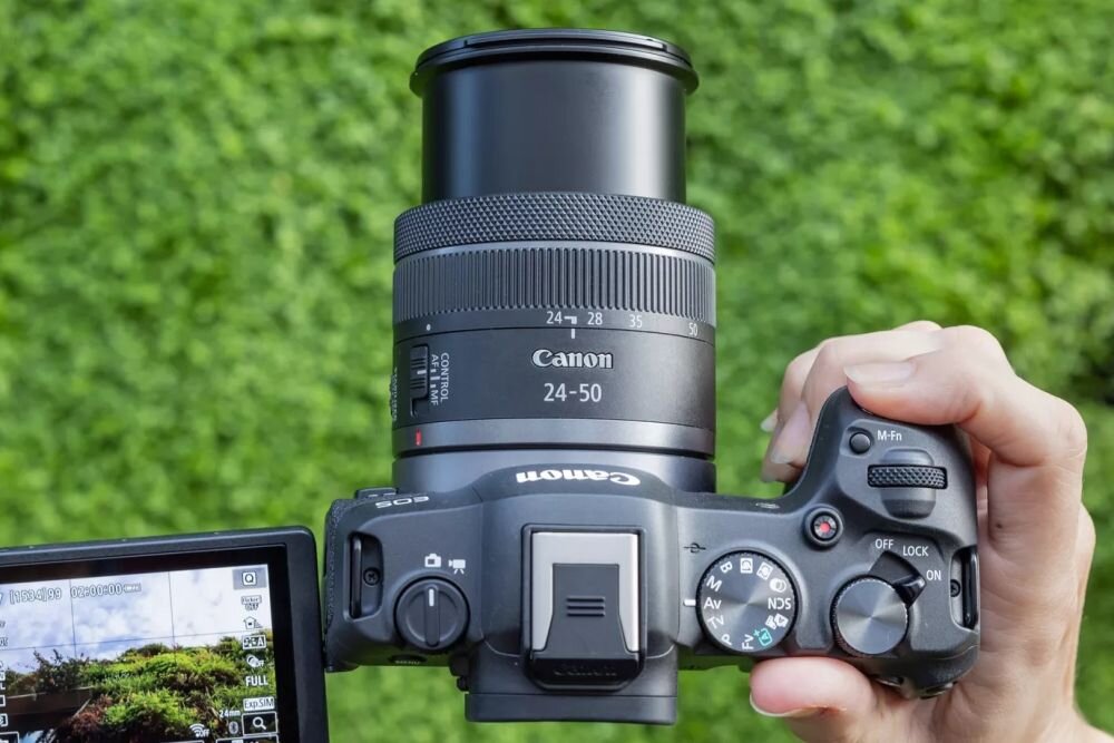 Canon RF 24-50 mm f-4.5-6.3 IS STM lekki obiektyw kompaktowa konstrukcja mobilność podróże aparat EOS R