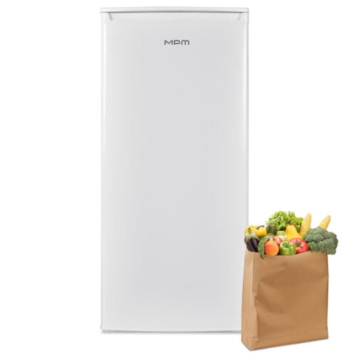 Lodówka MPM-200-CJ-29/E, obok papierowa torba z owocami i warzywami.