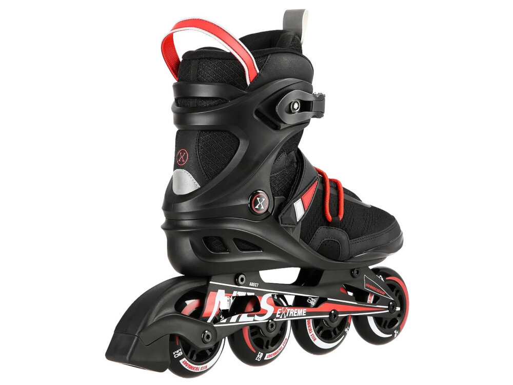 Łyżworolki NILS EXTREME NA14124 (rozmiar 46) jedna łyżworolka na białym tle widoczna od tyłu pod skosem buty półmiękkie z systemem wentylacji i oddychającą membraną odpowiedni przepływ powietrza wkładka z materiału EVA pianki o dużej gęstości (10 mm) materiału Velvet siatki MESH komfort użytkowania