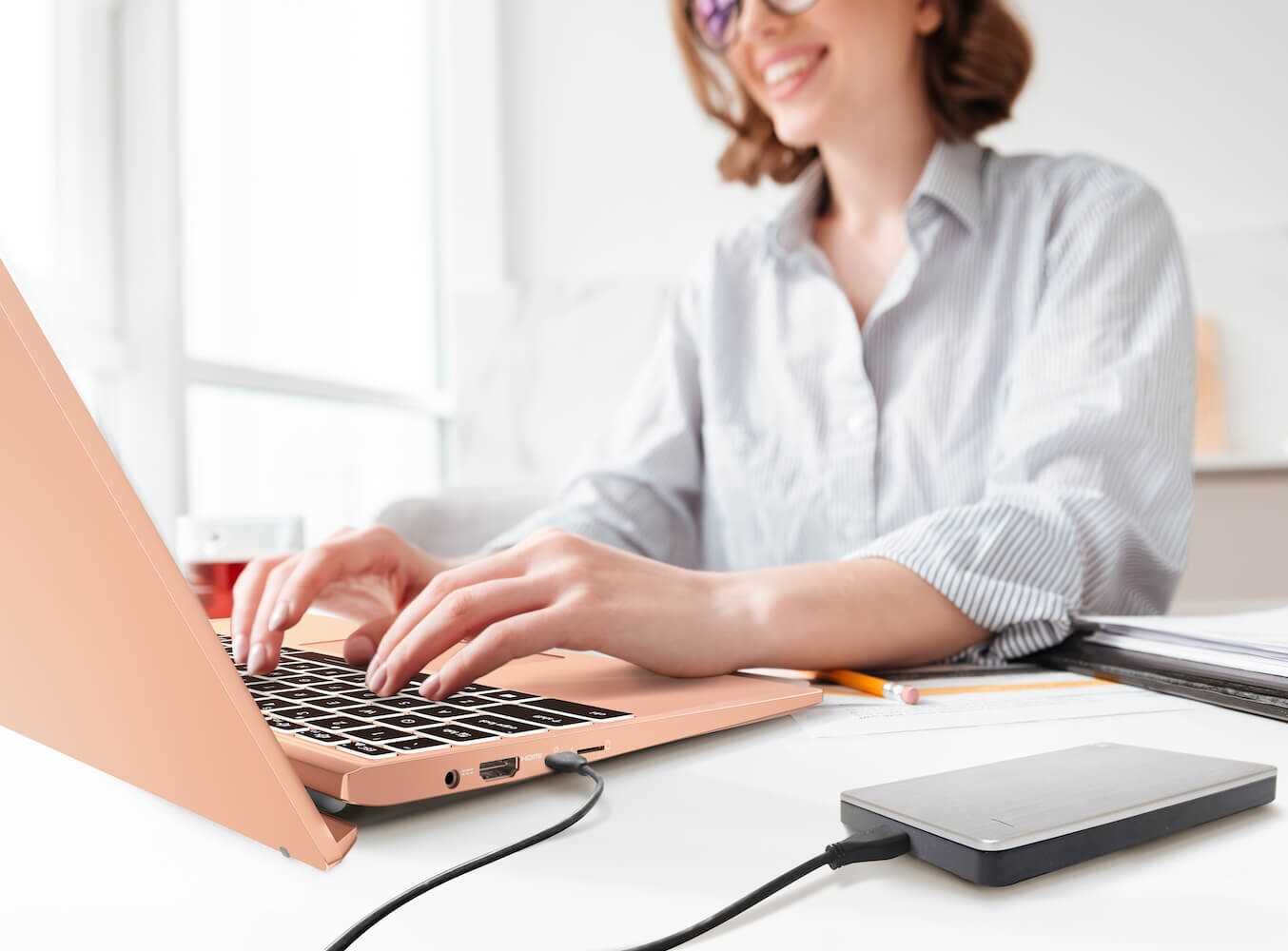 Laptop MSI Modern 14 - Thunderbolt 4 