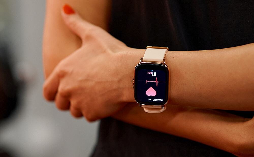 Smartwatch GARETT Sport Activity   ekran bateria pasek wykonanie odporność funkcje monitoring pomiar aplikacja łączność odbieranie dzwonienie 