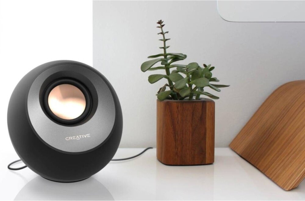 Głośniki CREATIVE Pebble V3 doskonały dźwięk, elegancki design, pełnozakresowe przetworniki, pasywne membrany, 45° pochylenie, estetyka, wyjątkowe brzmienie, doświadczenie dźwiękowe, wirtualna przestrzeń dźwięku, technologia audio